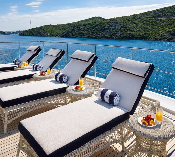 Yacht REVE D'OR By Sanlorenzo  - Sundeck Sunloungers