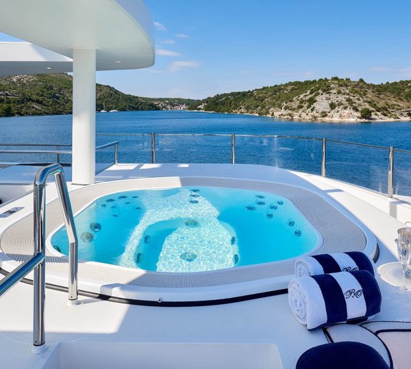 Yacht REVE D'OR By Sanlorenzo - Hot Tub Jacuzzi On Sundeck