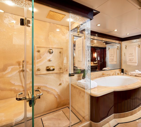 Yacht REVE D'OR By Sanlorenzo - Shower