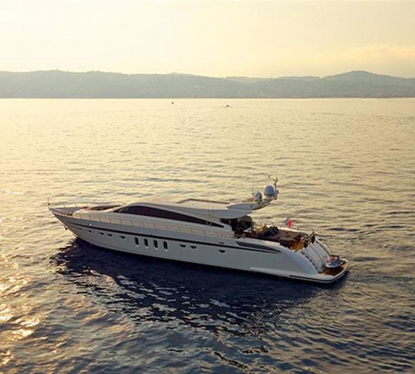 Yacht RG 512