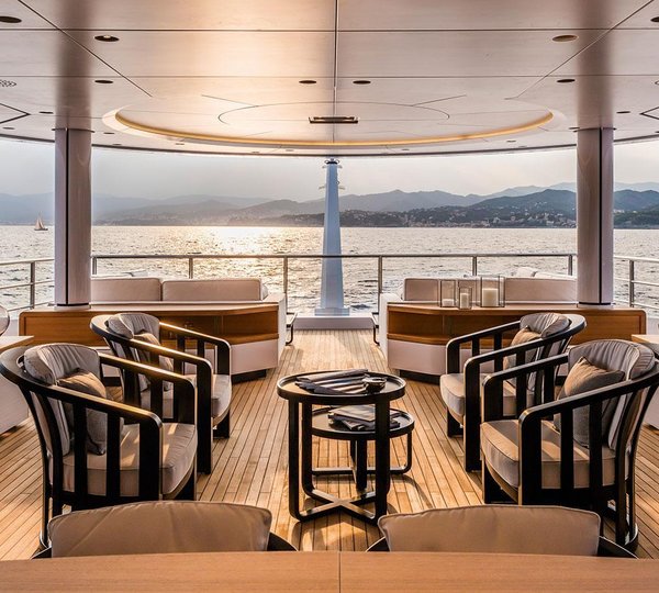 Yacht SUERTE - Aft Al Fresco