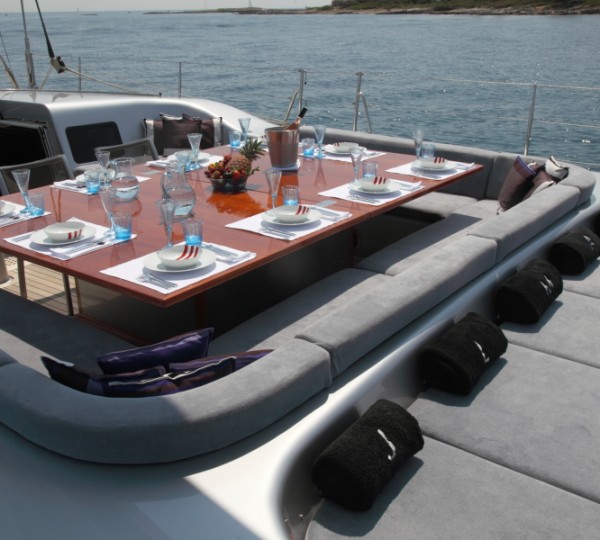 Al Fresco Dining Set Up