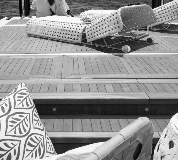 Beach Club In Bianco E Nero