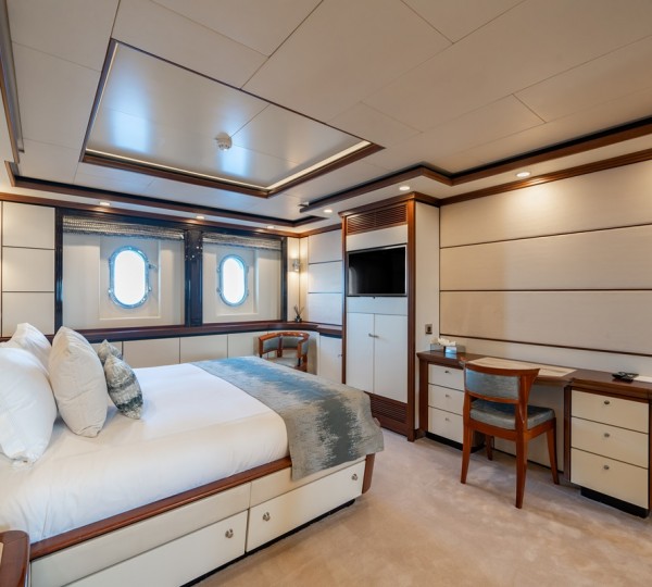 Cabin VIP Midship