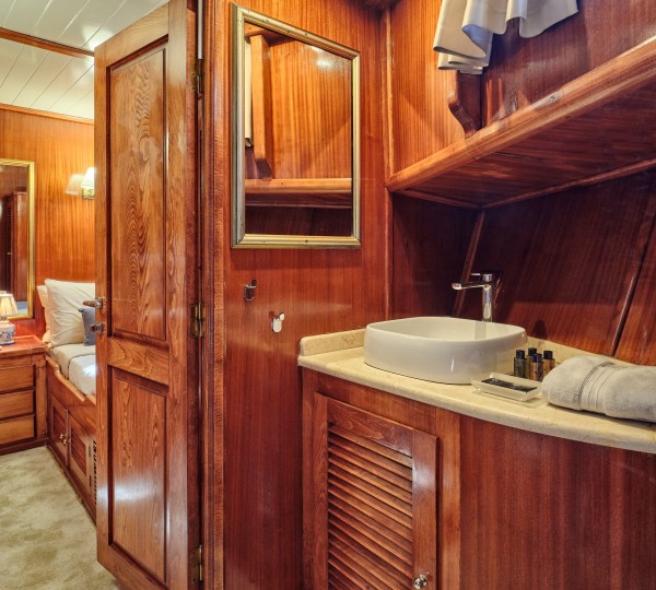 Double Cabin Bathroom