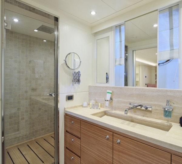 Double Guest Suite Ensuite