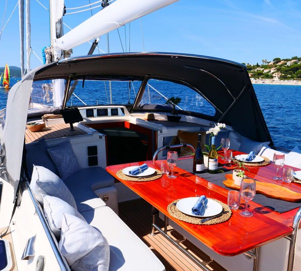 Exterior Dining Set Up