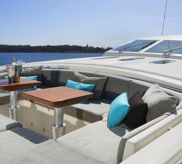 Foredeck Seating