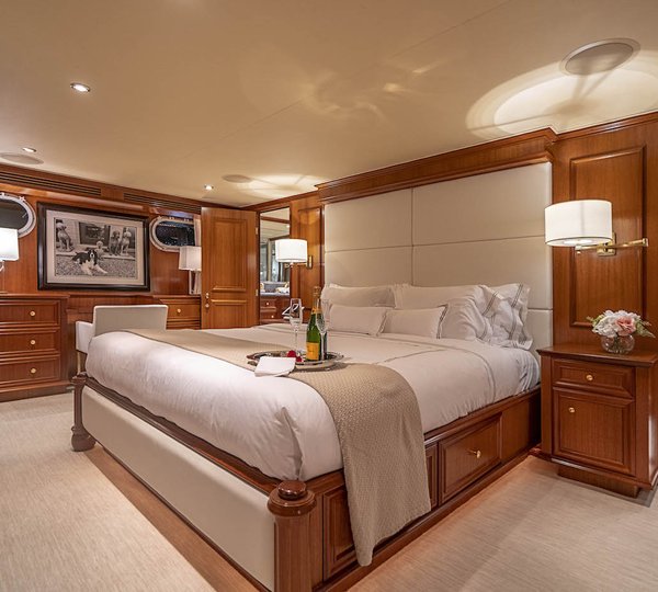 Master Suite Champagne