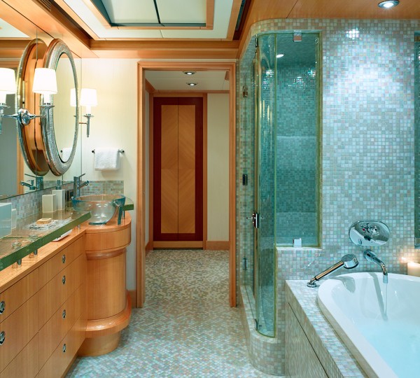 Owner Deck - Bathroom