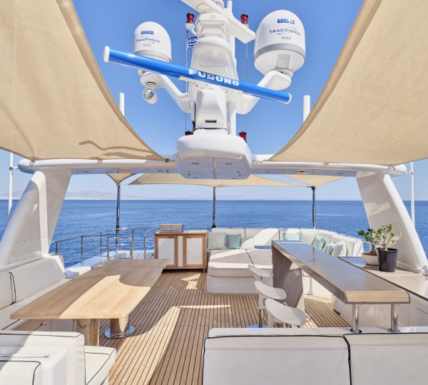 Sun Deck With Bar
