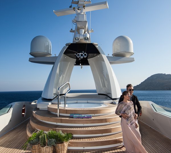 Sun Deck With Jacuzzi