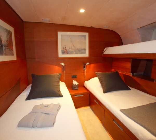 Twin Cabin With Bunk Bed