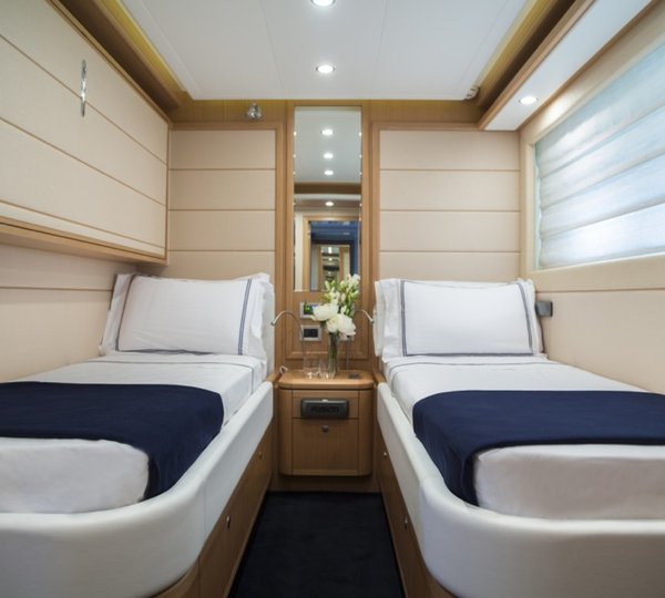 Twin-cabin