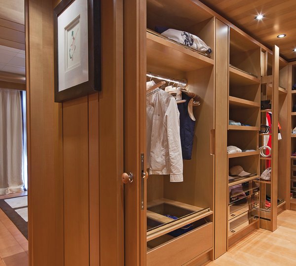 Walk-in Wardrobe