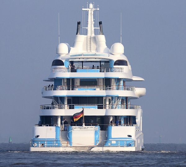 The 104m Yacht QUANTUM BLUE