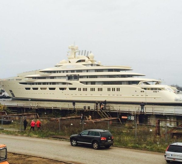 The 156m Yacht DILBAR