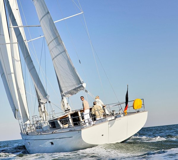 Search Product On Yacht HELENE