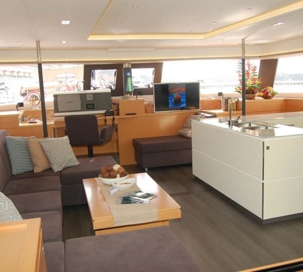 The 21m Yacht ALETHEIA