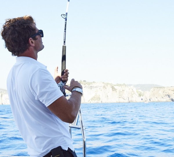 The 22m Yacht 19TH HOLE