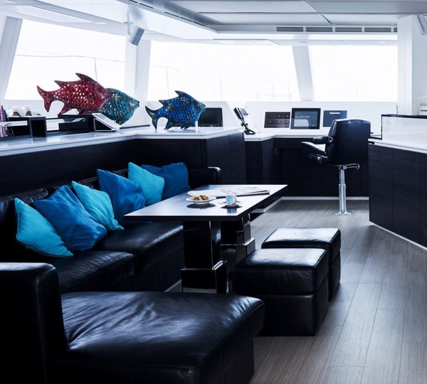 The 22m Yacht 19TH HOLE