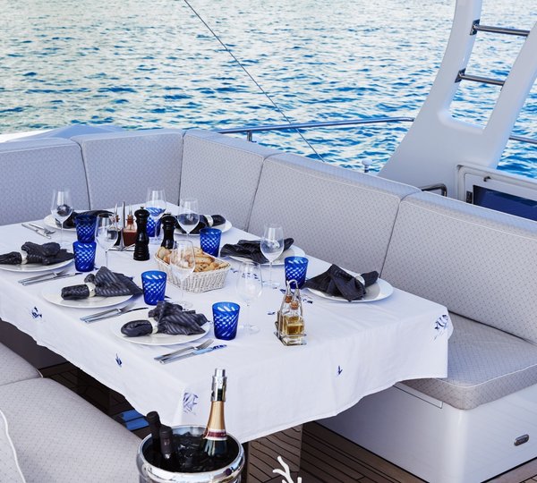 The 22m Yacht 19TH HOLE