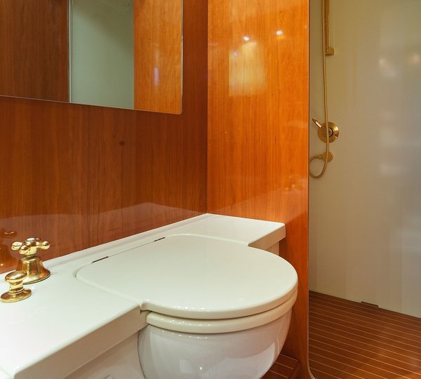 The 22m Yacht BERNADETTE