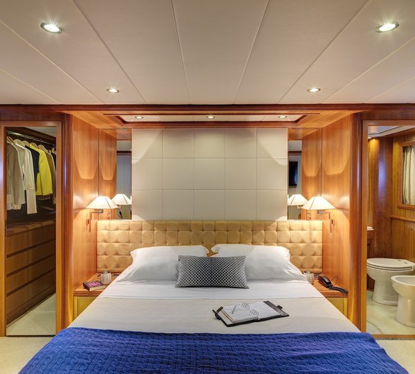 The 23m Yacht AIMILIA