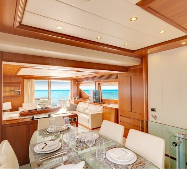 The 23m Yacht AIMILIA