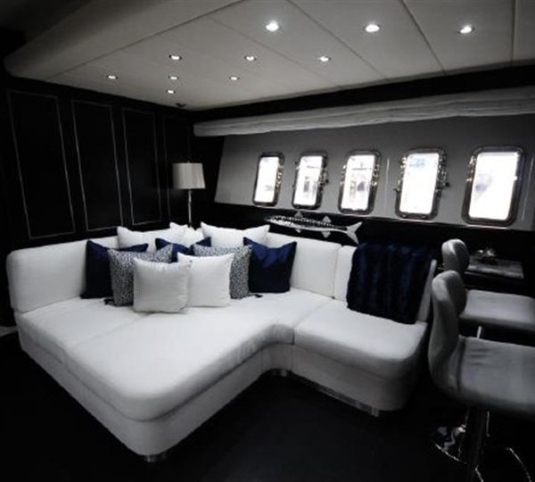 The 24m Yacht COAL BLOODED