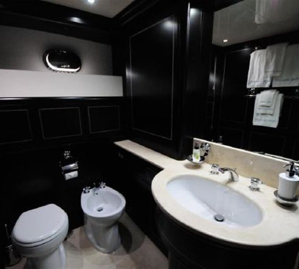 The 24m Yacht COAL BLOODED