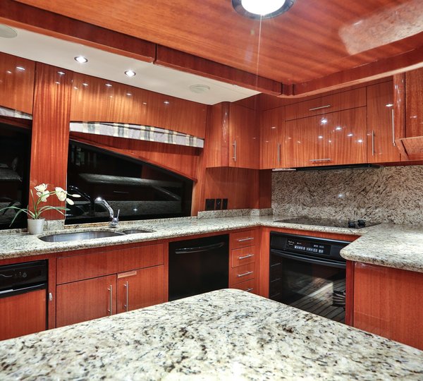 The 24m Yacht NO COMPLAINTS