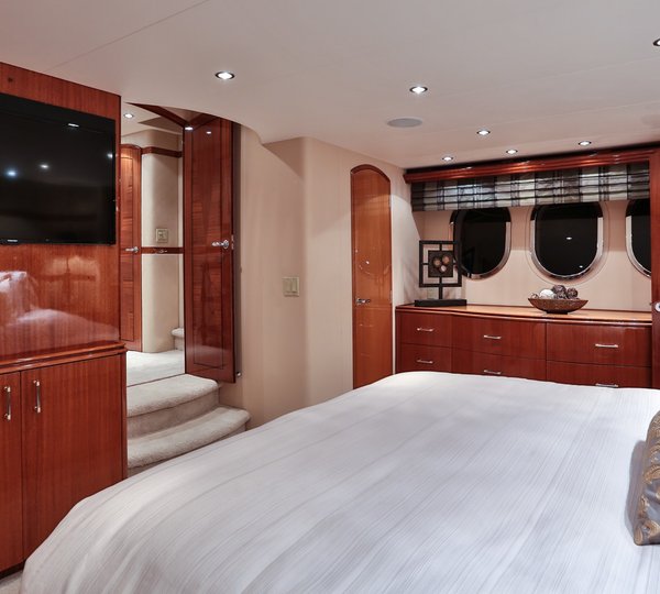 The 24m Yacht NO COMPLAINTS