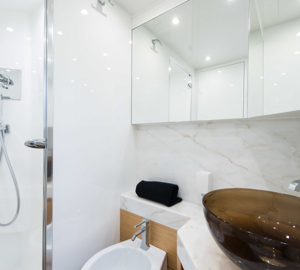 The 25m Yacht MIREDO