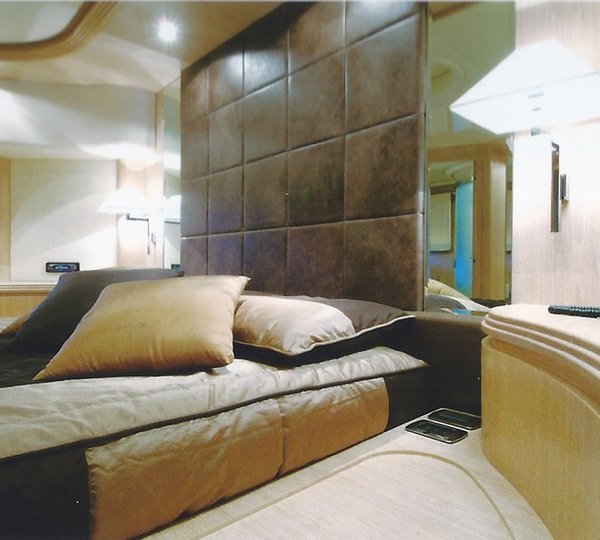 The 26m Yacht AMIR III