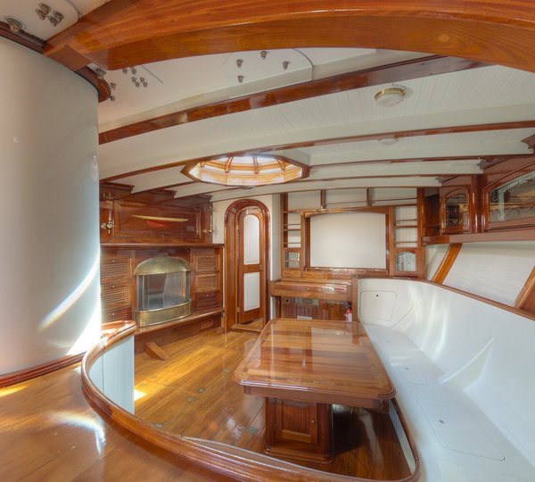 The 27m Yacht WHITEFIN