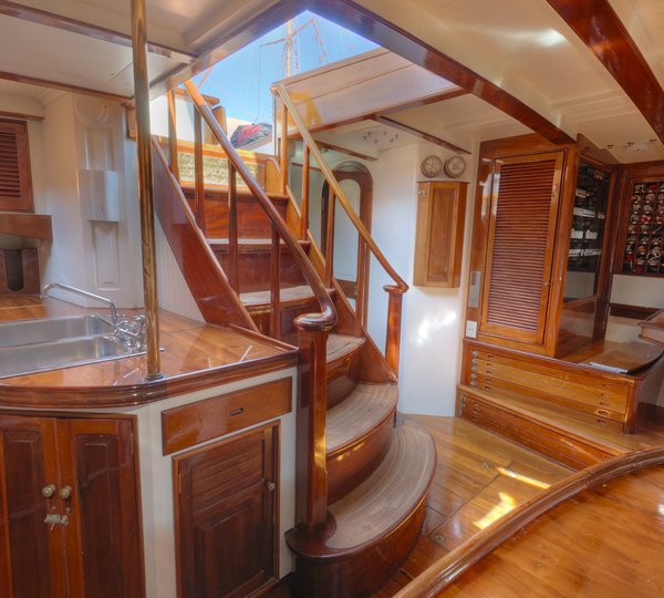 The 27m Yacht WHITEFIN