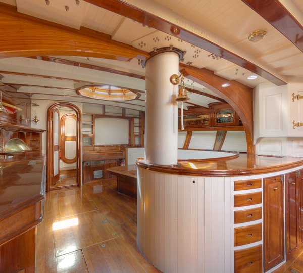 The 27m Yacht WHITEFIN