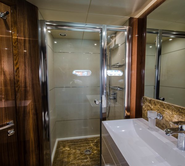 The 28m Yacht AUTUMN