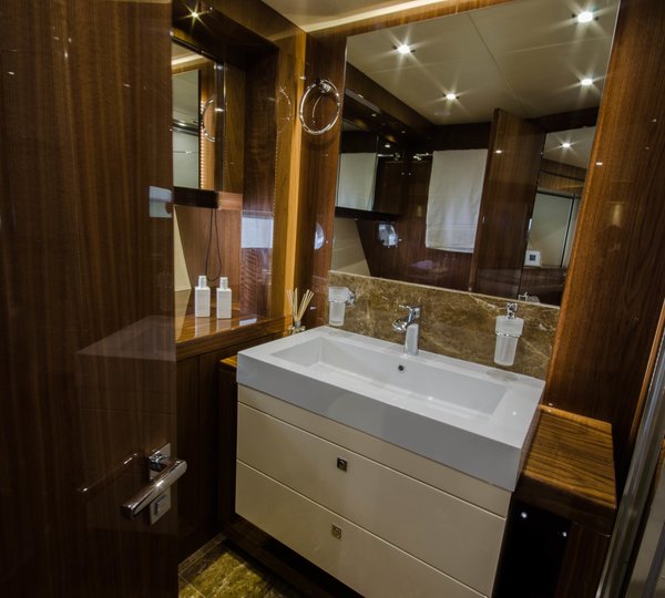 The 28m Yacht AUTUMN