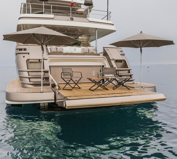 The 28m Yacht YVONNE