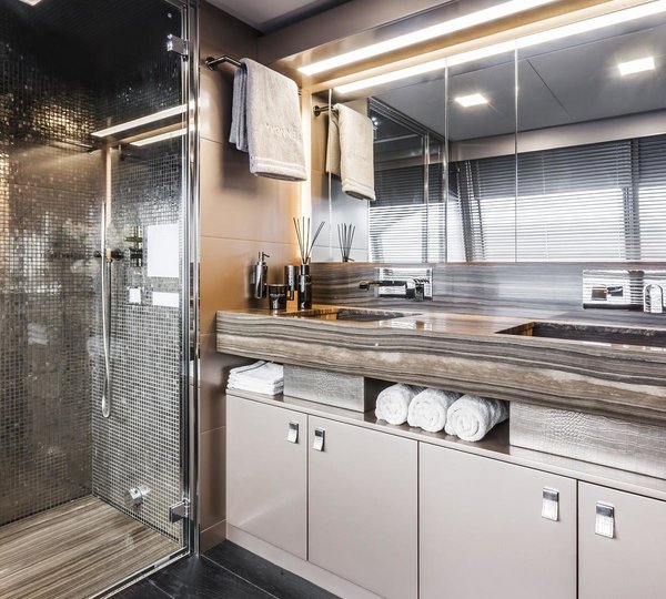 The 28m Yacht YVONNE