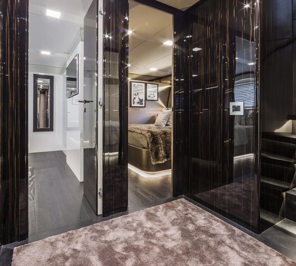 The 28m Yacht YVONNE