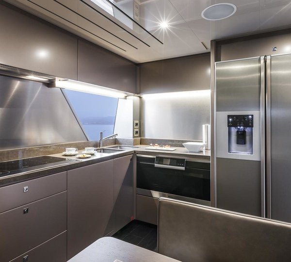 The 28m Yacht YVONNE