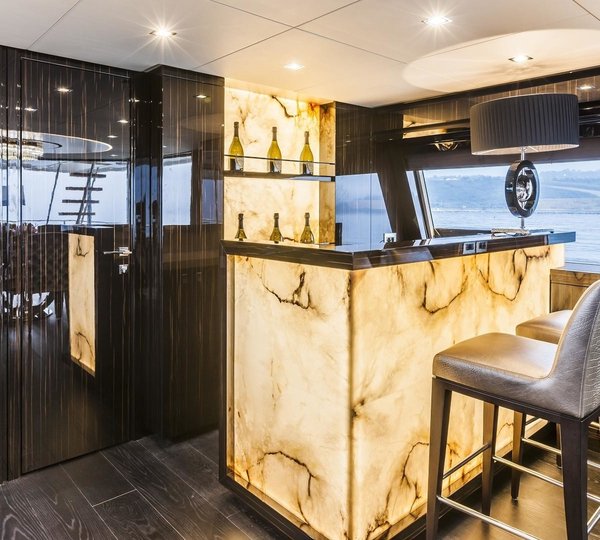 The 28m Yacht YVONNE