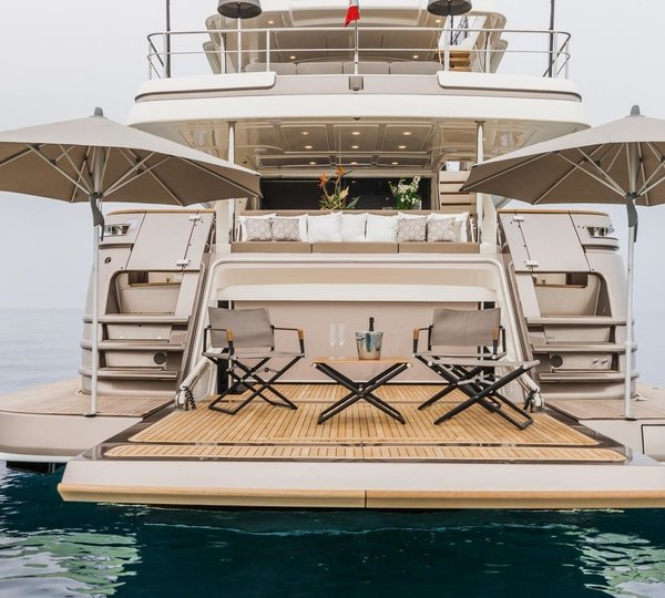 The 28m Yacht YVONNE