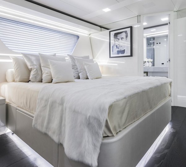 The 28m Yacht YVONNE