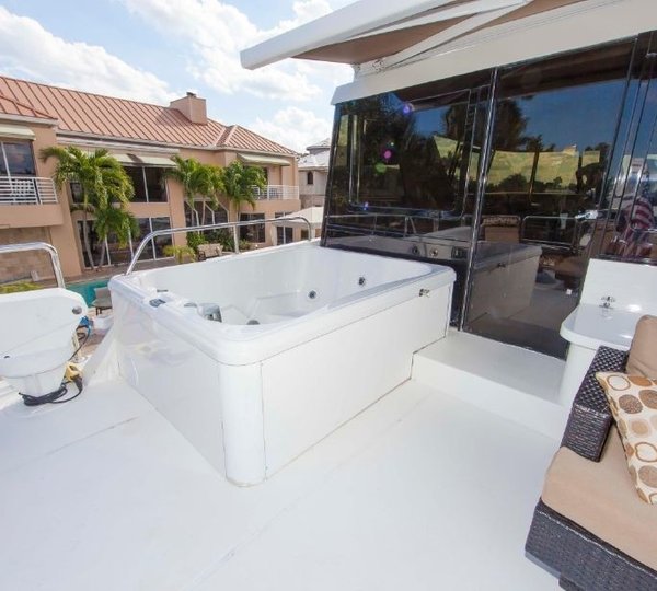 The 30m Yacht GOLDEN TOUCH