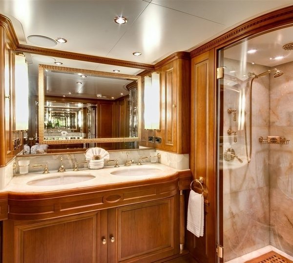 The 30m Yacht KEIKI KAI