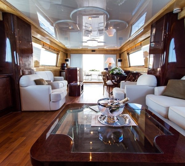 The 30m Yacht MISS CANDY